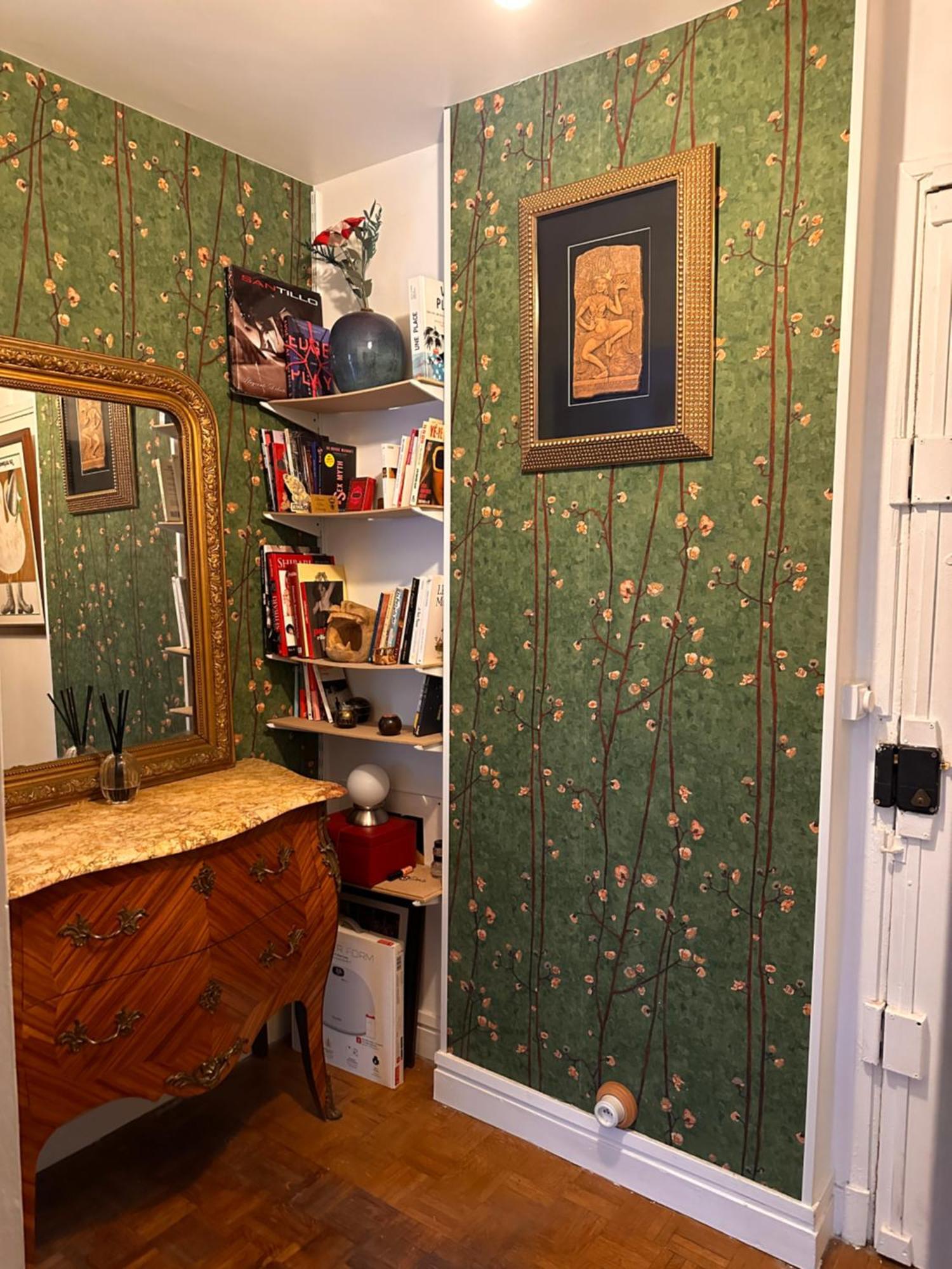 Spicy And Play In The Heart Of Appartement Paris